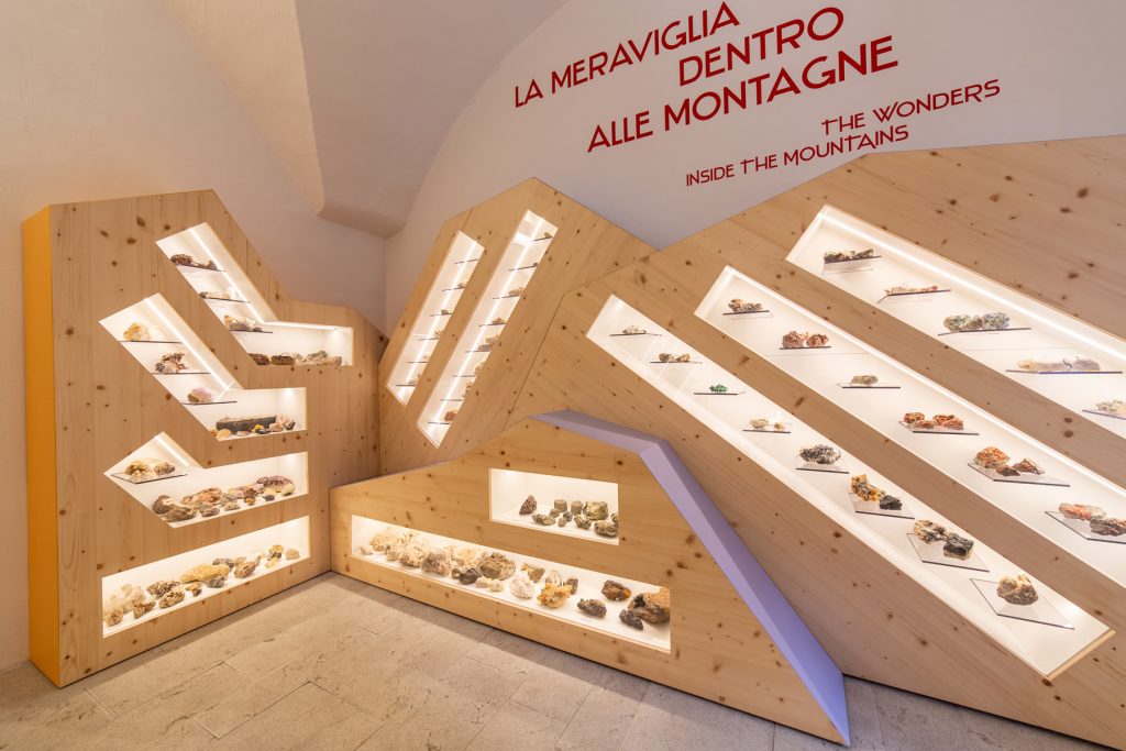 Palazzo_delle_miniere_museo_Fiera_di_Primiero_ZADRAinterni_arredamento_mobili_legno_Trentino