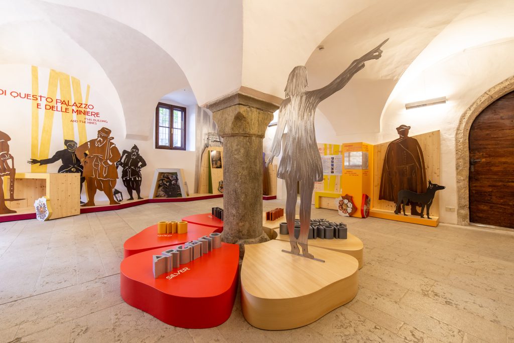 Palazzo_delle_miniere_museo_Fiera_di_Primiero_ZADRAinterni_arredamento_mobilia_legno_Trentino